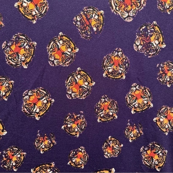 NEW LulaRoe Irma Mid-Sleeve Stretchy High-Low Tunic Top Loose Fit Modest Tigers - Picture 10 of 17